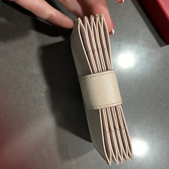 COPY - salvatore ferragamo card holder - Picture 5 of 5